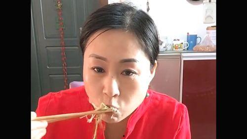 娱乐吃瓜酱当你的朋友,揭秘娱乐圈幕后故事，带你领略明星们的真实生活  第2张